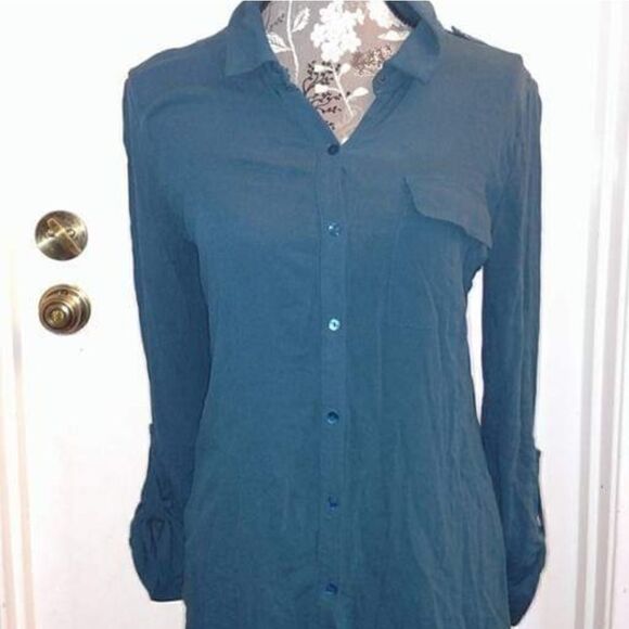 Bobeau button down.  Deep teal color - Picture 1 of 3